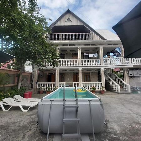 Linda Guest House Batumi Eksteriør bilde