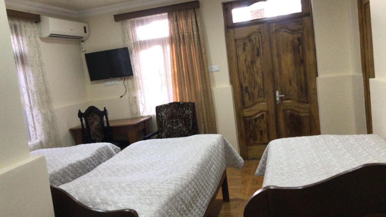 Linda Guest House Batumi Eksteriør bilde