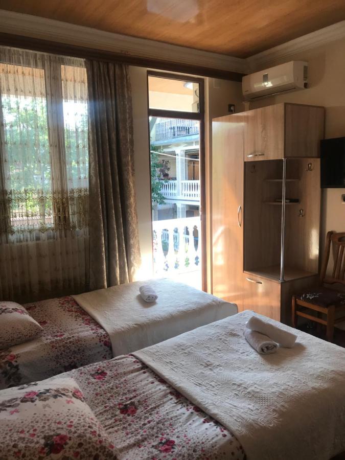 Linda Guest House Batumi Eksteriør bilde