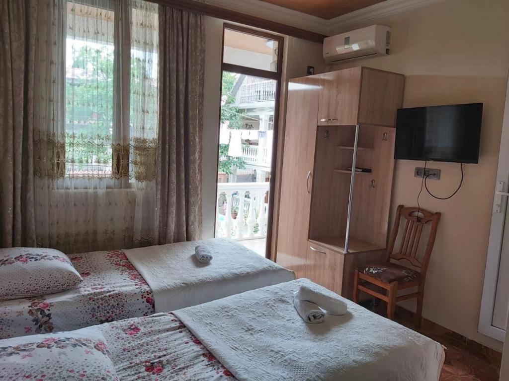 Linda Guest House Batumi Eksteriør bilde