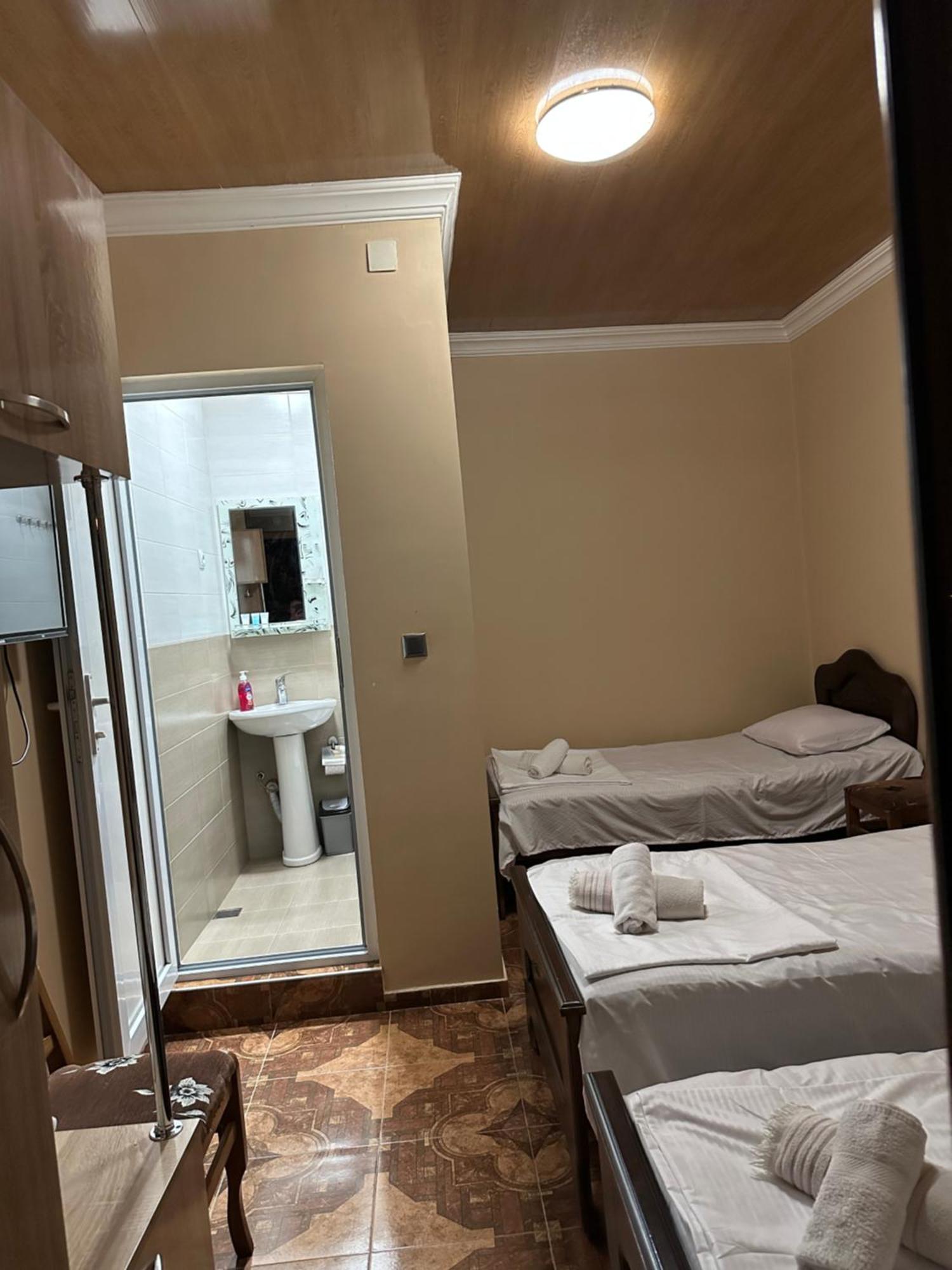 Linda Guest House Batumi Eksteriør bilde