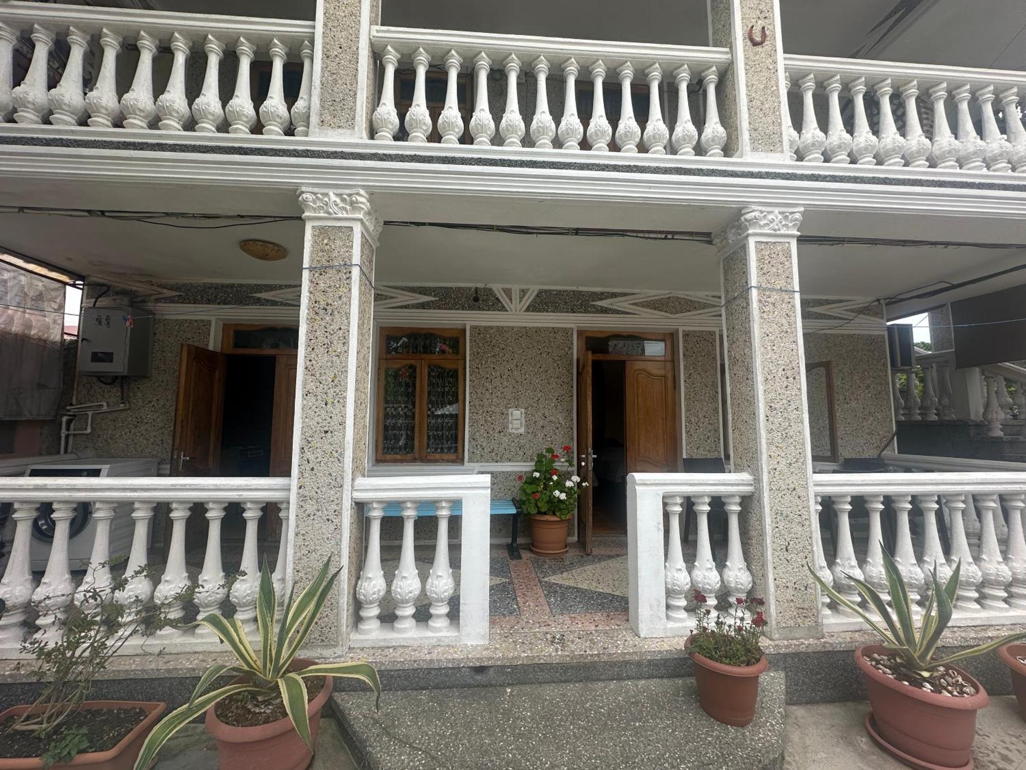 Linda Guest House Batumi Eksteriør bilde