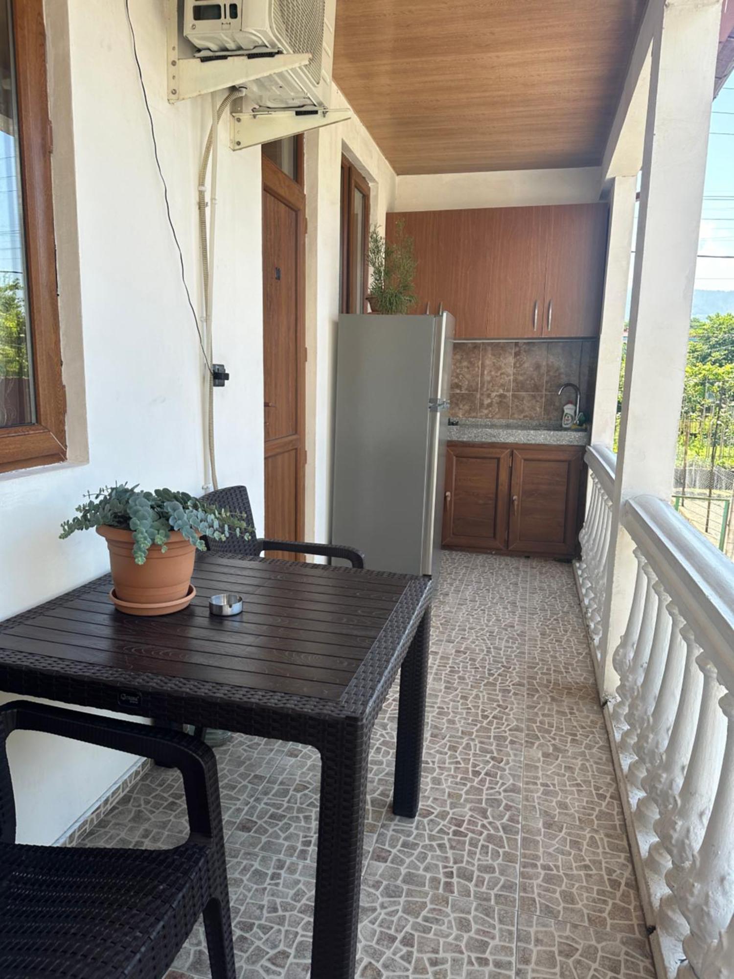 Linda Guest House Batumi Eksteriør bilde