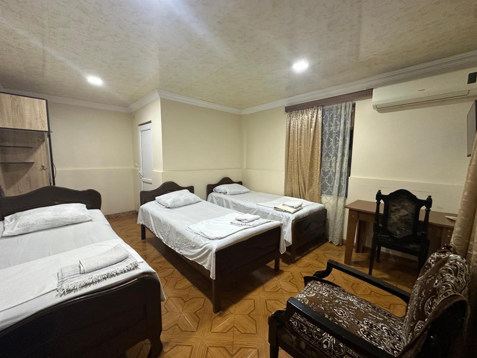 Linda Guest House Batumi Eksteriør bilde